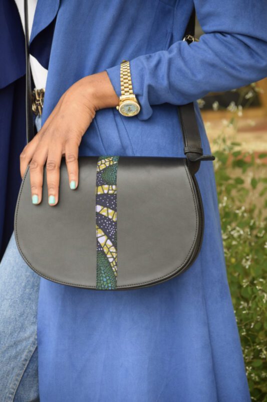 Agasaro Cross-body Bag/Black - Image 2