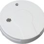 BATTERY OPERATED SMOKE DETECTOR WITH BUILT-IN SOUND